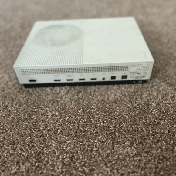 Xbox one console - Picture 3 of 3